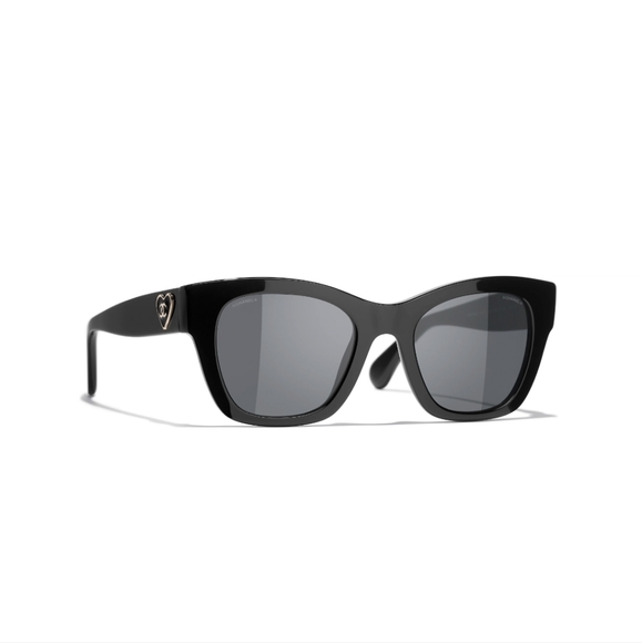 CHANEL Ref.5478 C501/S4, BLACK SUNGLASSES CHANEL HEART LOGO - Picture 13 of 15